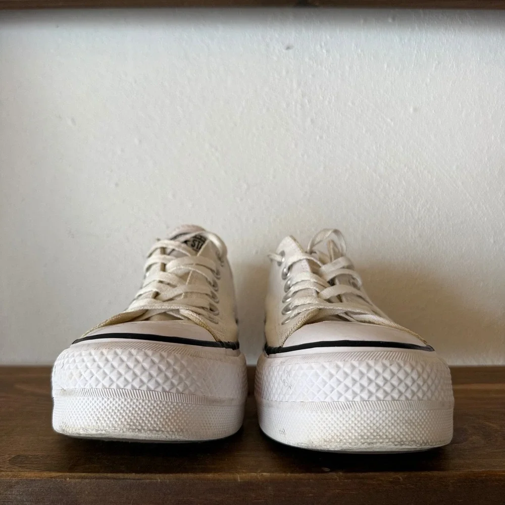 Converse Sneakers Womens Size 6.5 Chuck Taylor All Star Lift Platform Off White